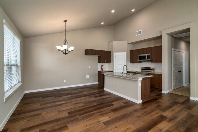 Photo - GORGEOUS 3 BEDROOM FOUR PLEX LOCATED IN MI...