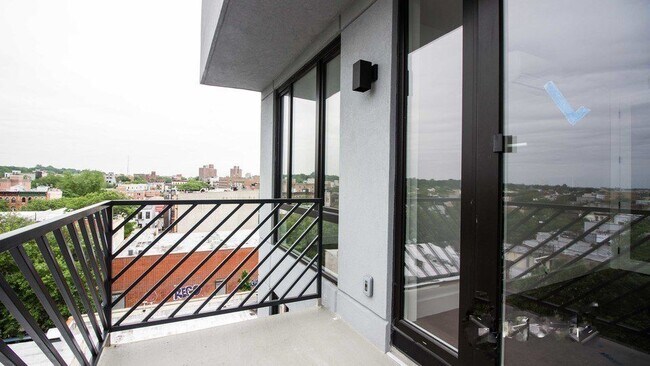 Photo - 1595 Broadway