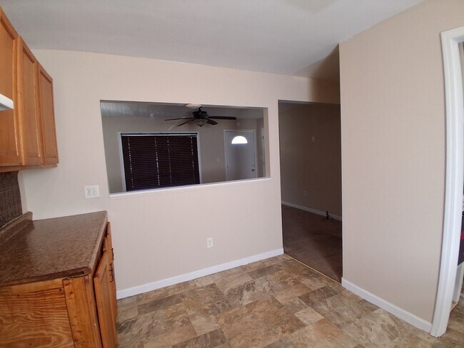 Photo - 111 Grace St