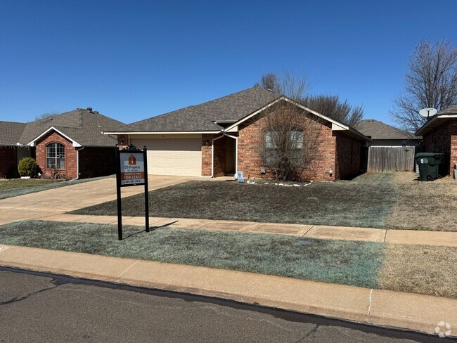 Building Photo - Charming 3 bedroom home with storm shelter...