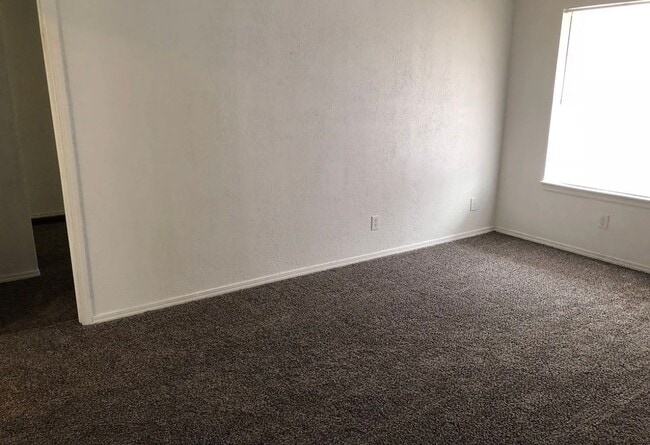 Photo - Spacious 4-bedroom, 1-bath home