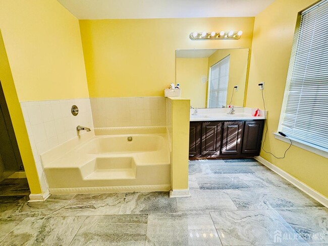 Photo - 44 Heather Ct