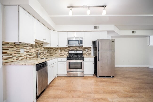 Photo - 149 WEBSTER Ave Unit GL aka B