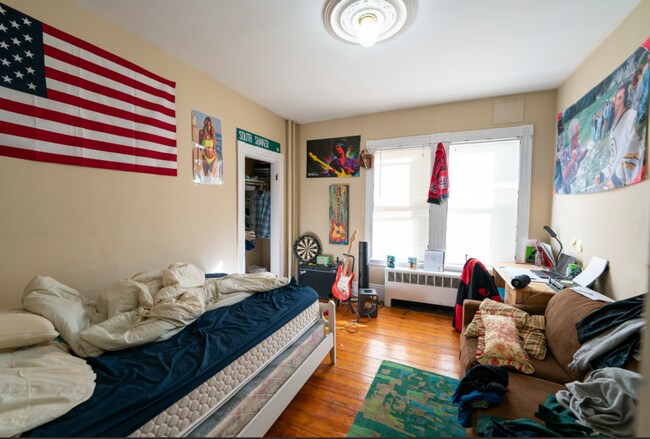 Photo - UPDATED MISSION HILL 4 BED/2 BATH WITH EASY TRAIN ACCESS