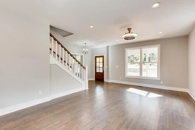 Photo - 1110 Chester Ave