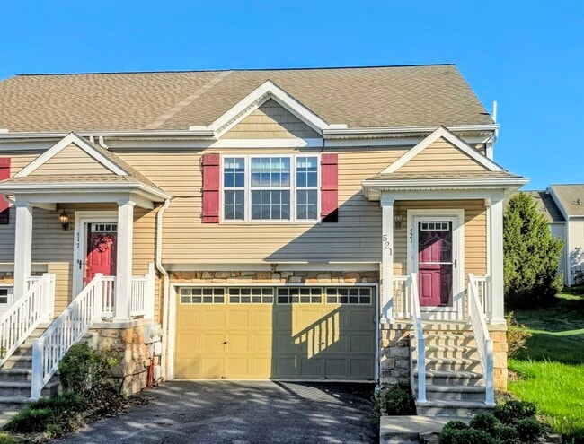 Photo - 521 Fox Ridge Ln