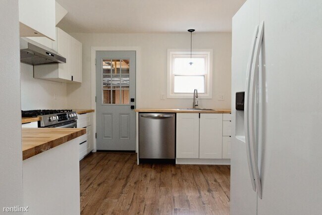 Photo - 3 br, 1 bath House - 340 Broad Street North