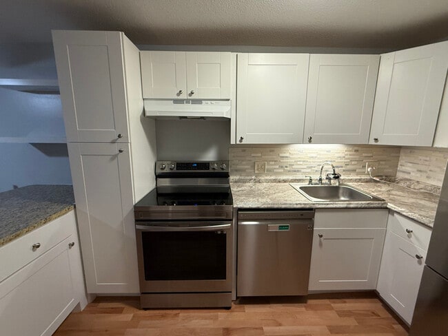 Photo - 105 Elmwood Dr