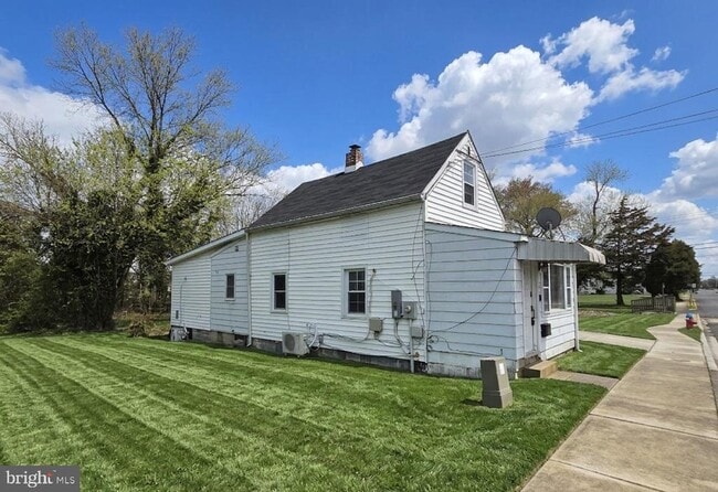 Building Photo - 46 Lincoln St