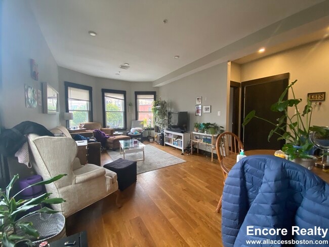 Photo - 46 Creighton St Unit 3