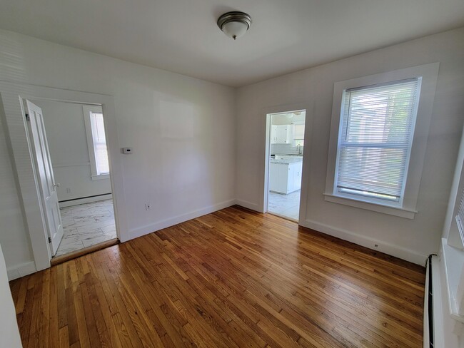 Photo - 264 Broad St