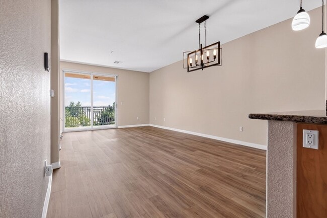 Photo - 3857 Pell Pl Unidad 311