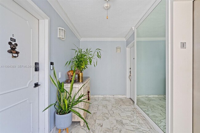 Photo - 5845 Collins Ave Unidad 101