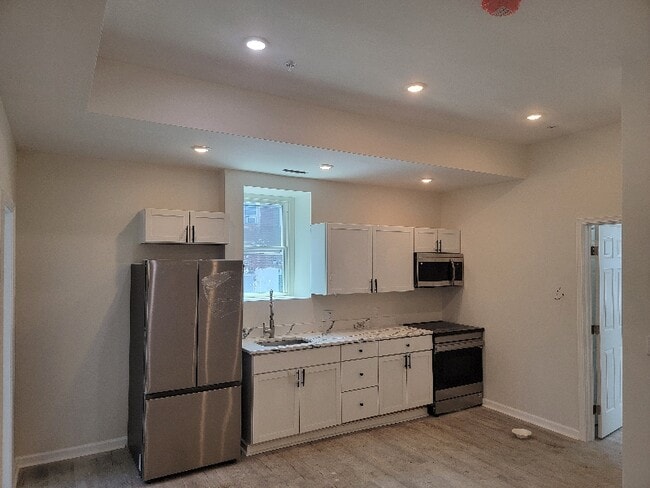 Building Photo - 3625 N 22nd St Rental