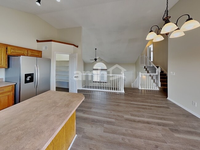 Photo - 713 Derby St