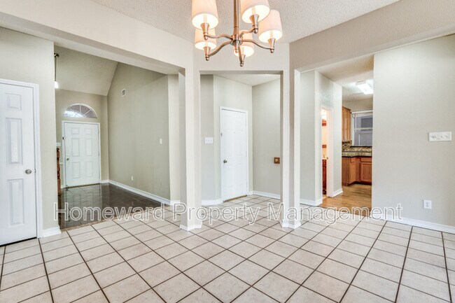 Photo - 4933 Glenscape Trail