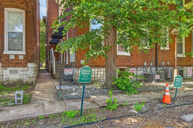 Photo - Fully Furnished 1-Bedroom in Benton Park | Utilities Included | 3, 6 & 9 Month Leases