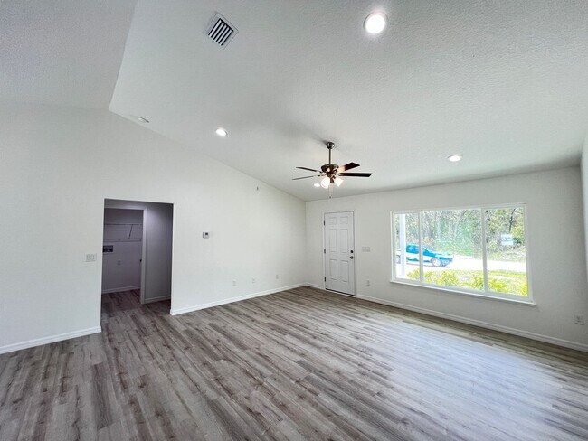 Photo - UPGRADED AND BRAND NEW 3 Bedroom / 2 Bath ...