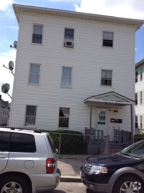 Building Photo - 36 Perry Ave Unit 36 Perry ave Rental