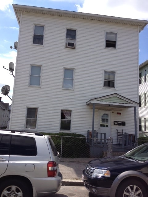 Building Photo - 36 Perry Ave Unit 36 Perry ave Rental