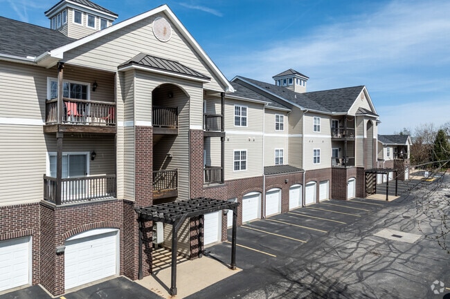 Building Photo - Summit Rise Apartments