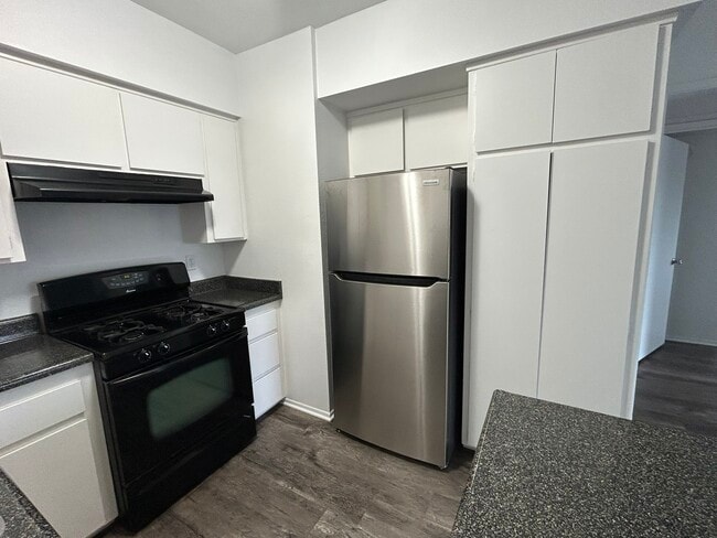 Photo - 2409 W 227th