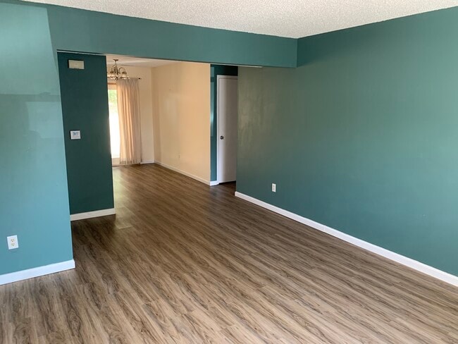 Building Photo - 822 Highland Hill Ct Unit G