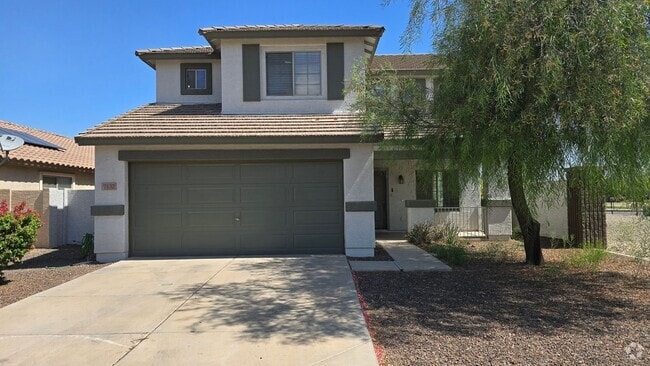 Building Photo - Lots of sq ft for the money! New paint! Rental