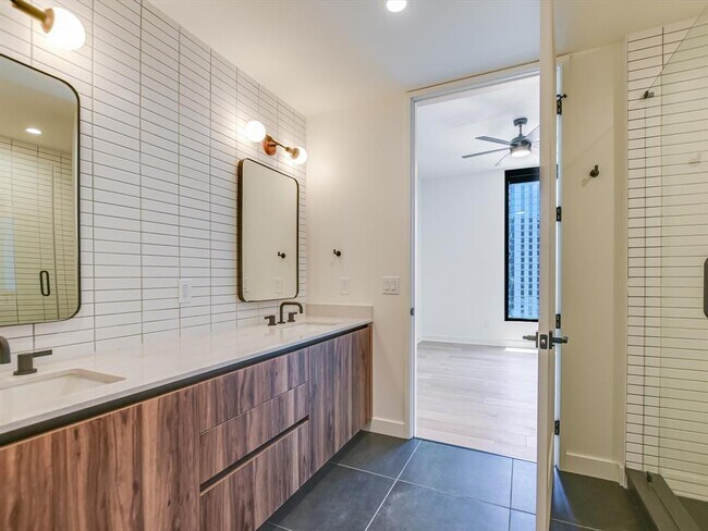 Photo - 84 East Ave Unit 2506