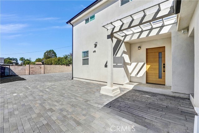 Photo - 18221 Chatsworth St