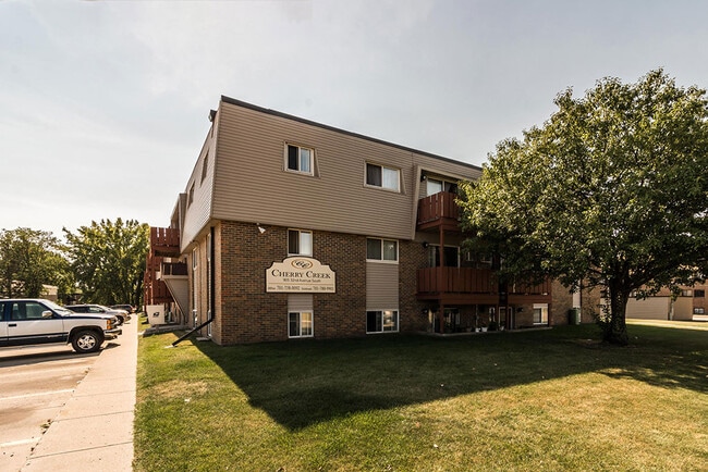 Cherry Creek Apartments | Grand Forks, ND - Kremer