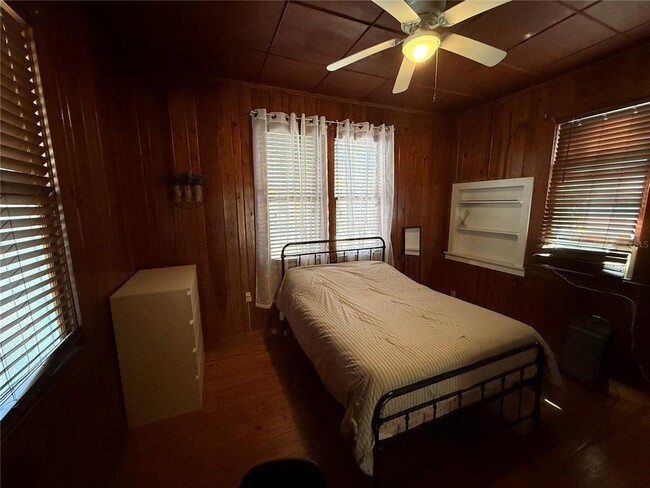 Photo - 824 E University Ave