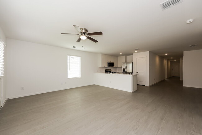 Photo - 2233 Crested Saguaro St