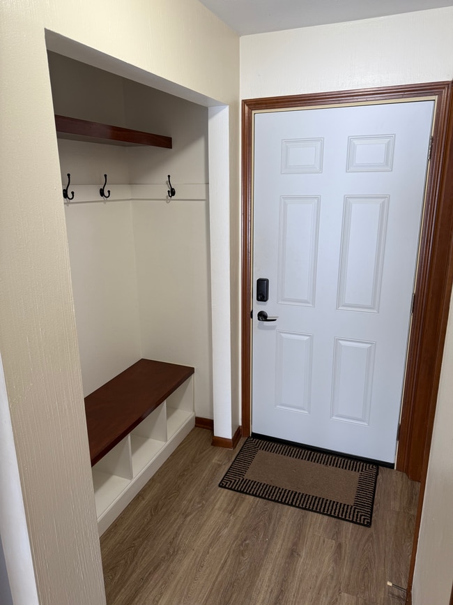 Foyer - 1170 Bernath Pky Unit 1170