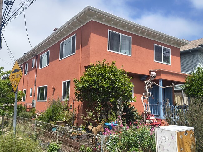 Building Photo - 5701 Genoa St