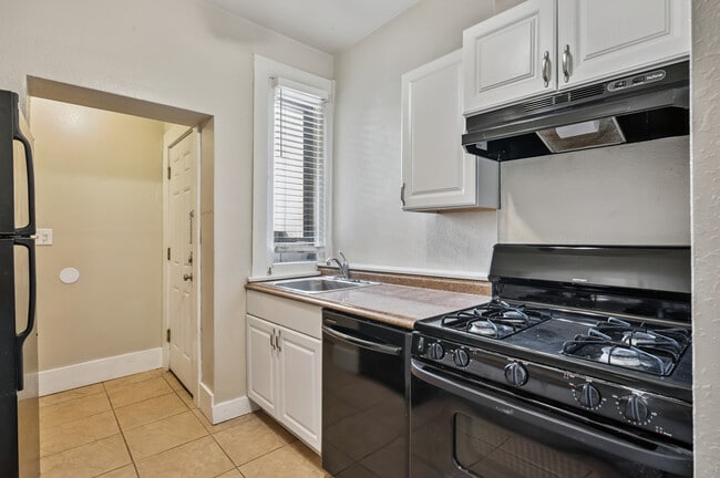 Photo - 718 N Grant St Unit 5