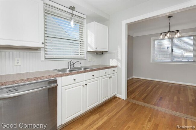 Photo - 1197 Catalpa Dr