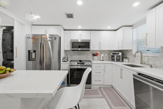 Photo - 6100 NW 44th St Unidad 104