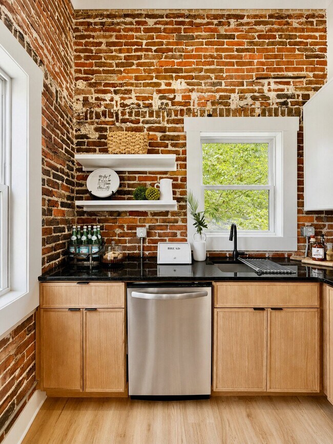 1202 Chestnut St Unit 201