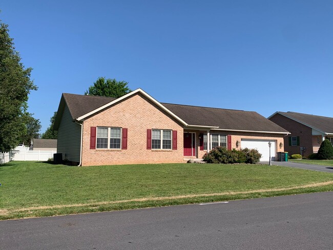 Photo - Lovely single family, brick rancher home with 3 beds/2.5 baths!!