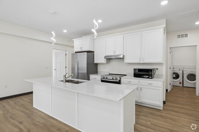 2BR, 2BA - 1,400SF - Kitchen - Manor Heights Townhomes