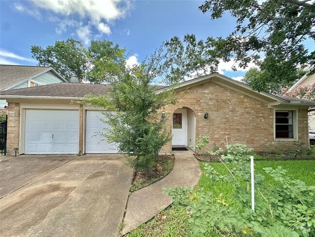 Building Photo - 1765 Hialeah Dr Rental
