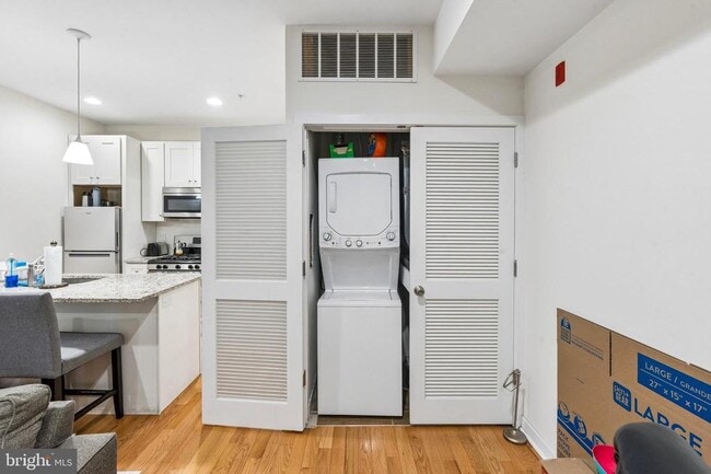 Building Photo - 925 N 20th St