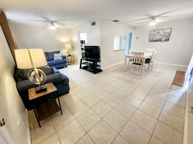 Photo - 4022 Beaver Ln Unidad 800d