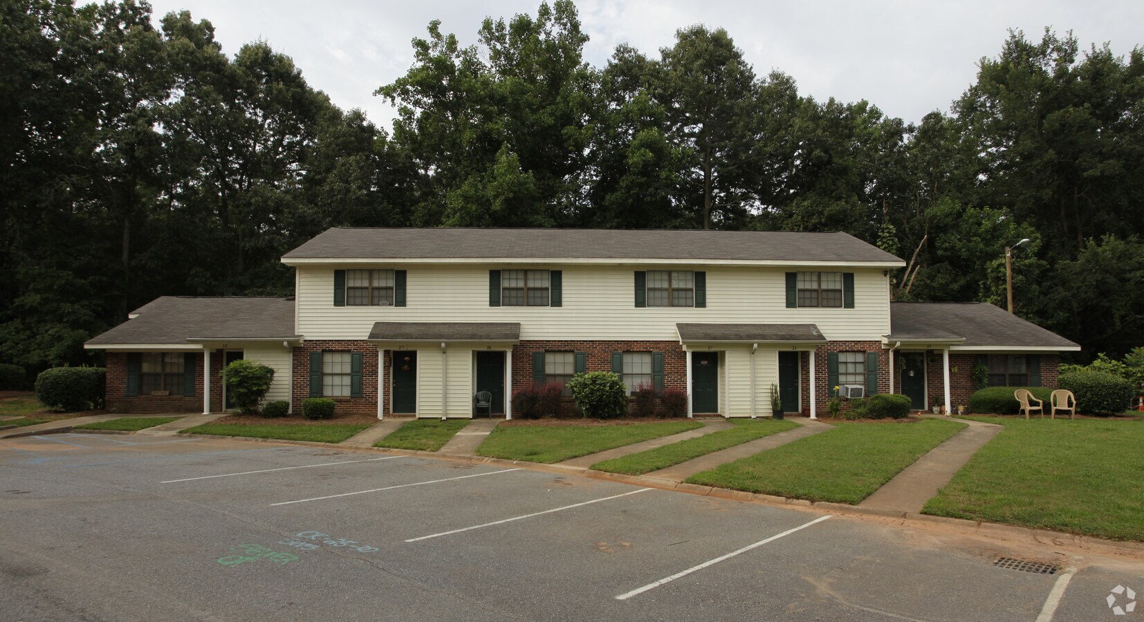 Photo - Three Oaks Apartments
