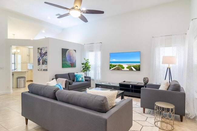 Photo - 873 Windermere Way