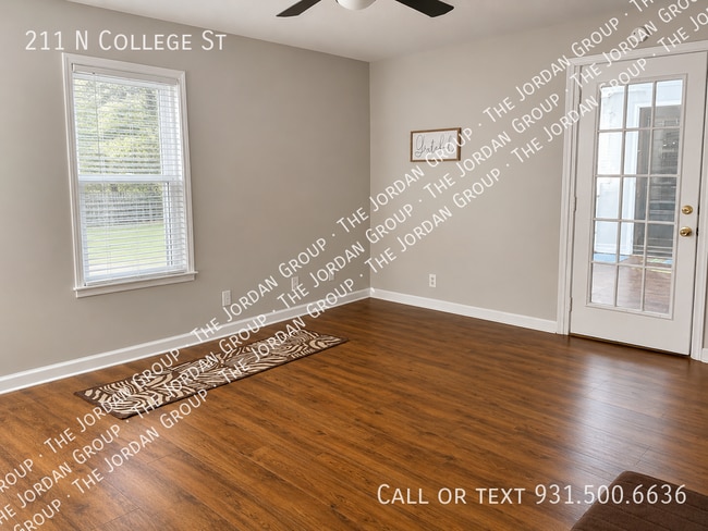 Photo - 211 N College St