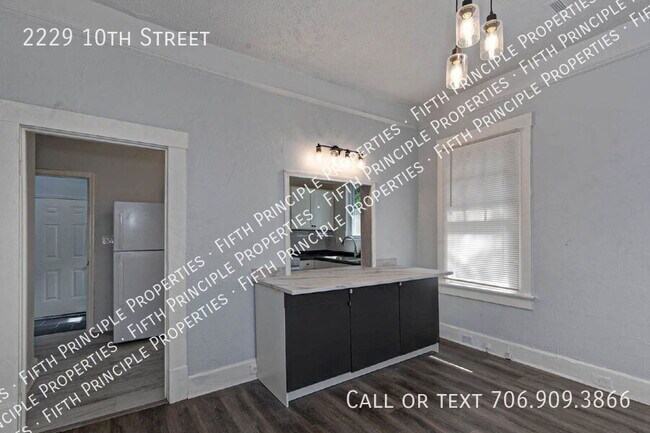 Photo - 2229 10th St