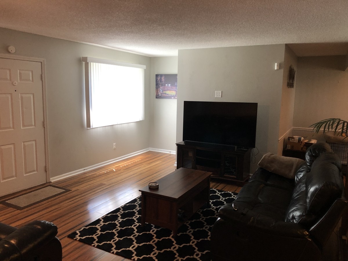 Family Room - 1437 Thrush Pl Unit 0