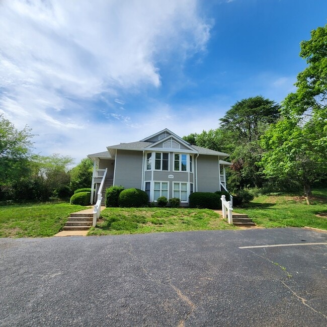 Photo - 2831 Edridge Ct